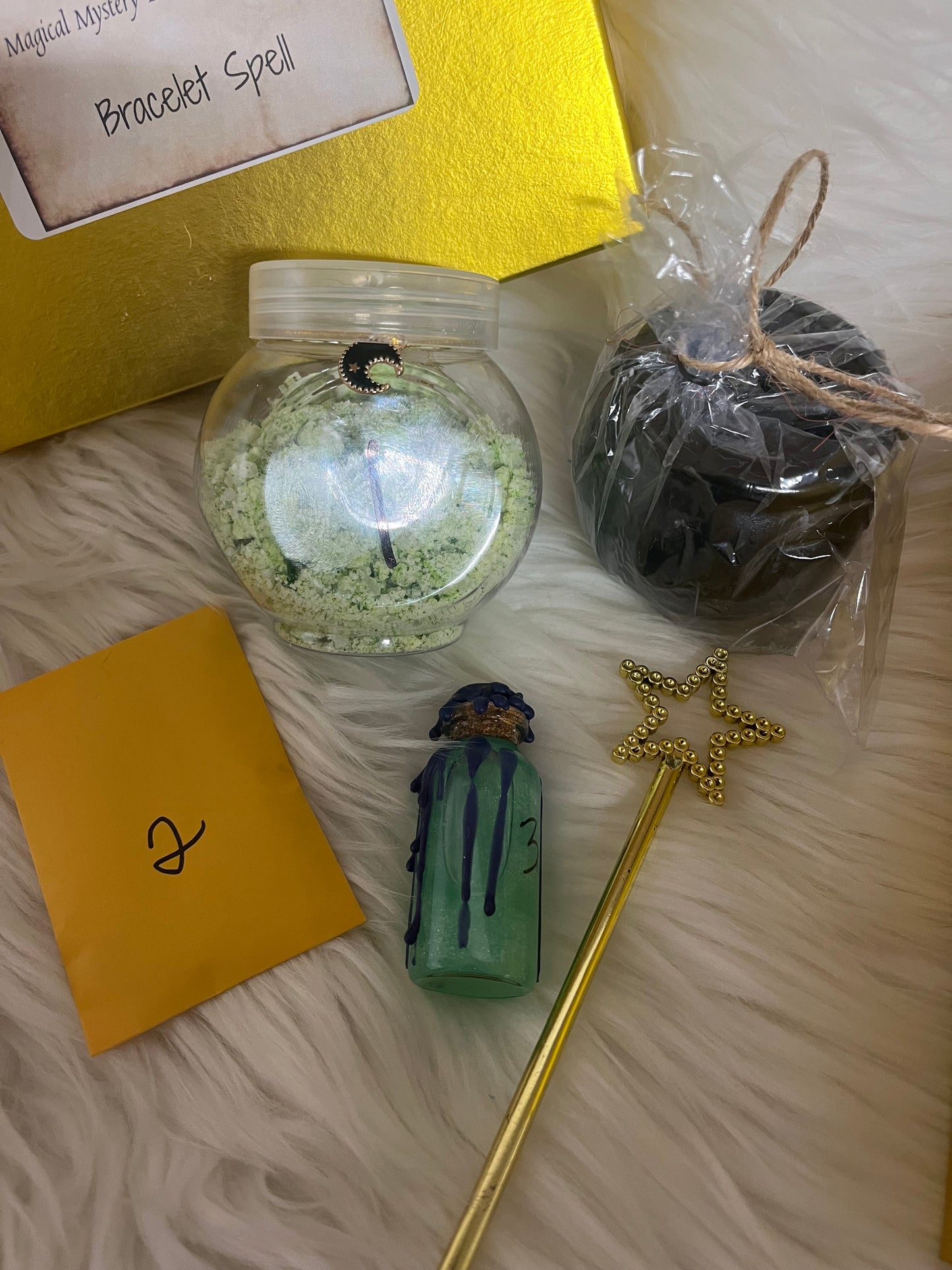 Mystery bath bomb spell kit : Bracelet